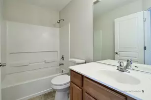 796 Pointe Dr, Crystal Lake, IL 60014 - Photo 18
