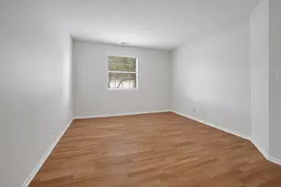 546 E Shag Bark Ln, Streamwood, IL 60107 - Photo 12