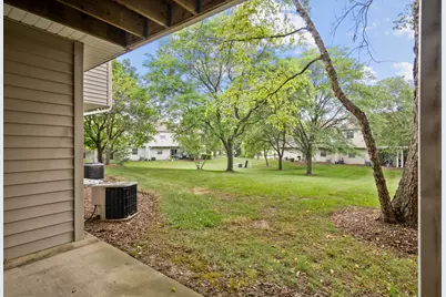 546 E Shag Bark Lane #B, Streamwood, IL 60107 - Photo 18