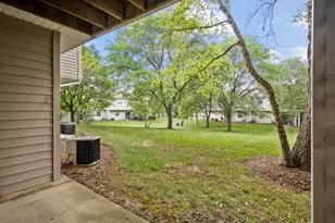 546 E Shag Bark Ln, Streamwood, IL 60107 - Photo 18