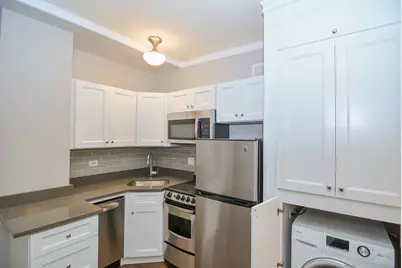 817 W Lakeside Place #502, Chicago, IL 60640 - Photo 2
