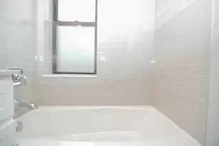817 W Lakeside Pl, Chicago, IL 60640 - Photo 12