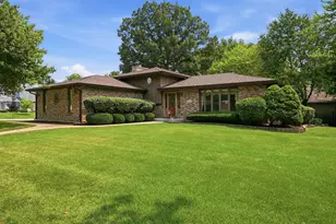800 Ravinia Dr, Shorewood, IL 60404 - Photo 1