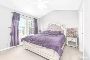 2430 Courtyard Cir, Aurora, IL 60506 - Photo 10