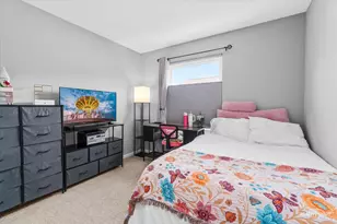 2430 Courtyard Cir, Aurora, IL 60506 - Photo 8