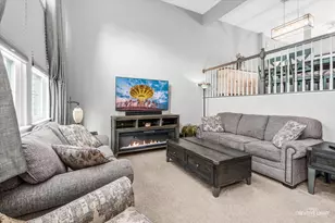 2430 Courtyard Cir, Aurora, IL 60506 - Photo 4