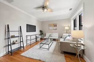1153 W Grace St, Chicago, IL 60613 - Photo 2