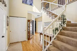 1804 Redwood Ln, McHenry, IL 60051 - Photo 2