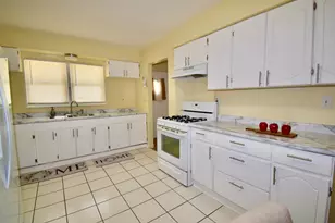 1645 Jackson St, North Chicago, IL 60064 - Photo 4