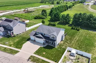 1402 Railside Dr, Gibson City, IL 60936 - Photo 46