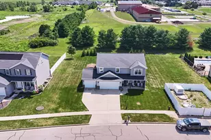 1402 Railside Dr, Gibson City, IL 60936 - Photo 46