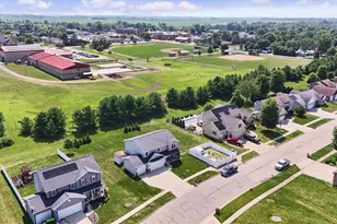 1402 Railside Dr, Gibson City, IL 60936 - Photo 44