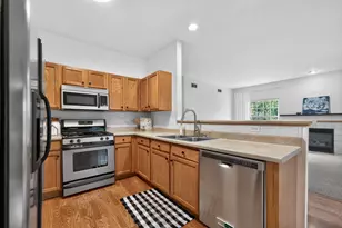 536 Clayton Cir, Sycamore, IL 60178 - Photo 8