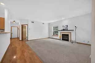 536 Clayton Cir, Sycamore, IL 60178 - Photo 4