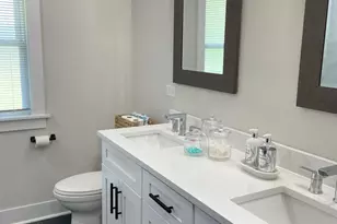 10738 9th St, Winthrop Harbor, IL 60096 - Photo 8