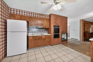 1111 Loren Dr, Dekalb, IL 60115 - Photo 14