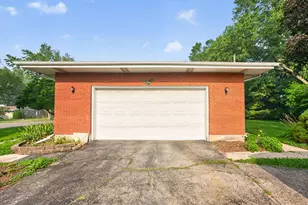 1111 Loren Dr, Dekalb, IL 60115 - Photo 4