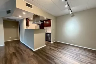 3851 N Parkway Dr, Northbrook, IL 60062 - Photo 6
