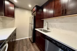 3851 N Parkway Dr, Northbrook, IL 60062 - Photo 12