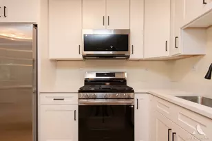 910 College Ave, Matteson, IL 60443 - Photo 18