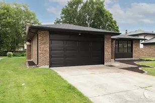 910 College Ave, Matteson, IL 60443 - Photo 6