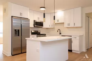 910 College Ave, Matteson, IL 60443 - Photo 16