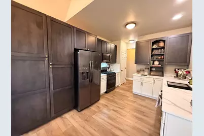 672 Country Squire Court, Morris, IL 60450 - Photo 6