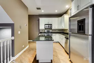 2938 N Damen Ave, Chicago, IL 60618 - Photo 6