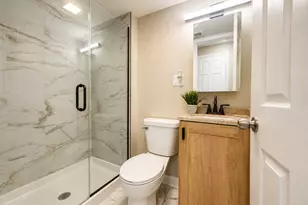 8820 S Princeton Ave, Chicago, IL 60620 - Photo 16