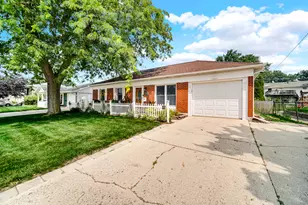 724 Union Ave, Romeoville, IL 60446 - Photo 2