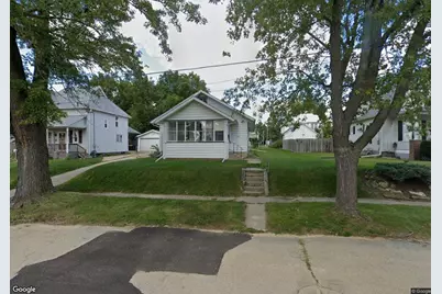 828 W Homer Street, Freeport, IL 61032 - Photo 1