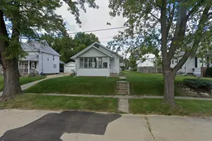828 W Homer St, Freeport, IL 61032 - Photo 1