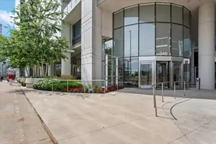 340 E Randolph St, Chicago, IL 60601 - Photo 2