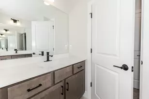 5108 Castlebar Dr, Bloomington, IL 61705 - Photo 26