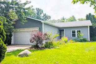 568 Manor Pl, Aurora, IL 60506 - Photo 1
