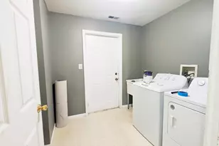568 Manor Pl, Aurora, IL 60506 - Photo 14