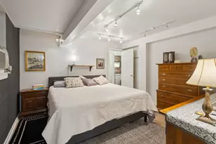 542 W Brompton Ave, Chicago, IL 60657 - Photo 14