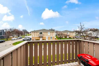 1040 Hampton Harbor #0, Schaumburg, IL 60193 - Photo 4
