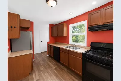 205 Caddy Avenue, Carpentersville, IL 60110 - Photo 4