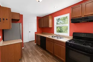 205 Caddy Ave, Carpentersville, IL 60110 - Photo 4