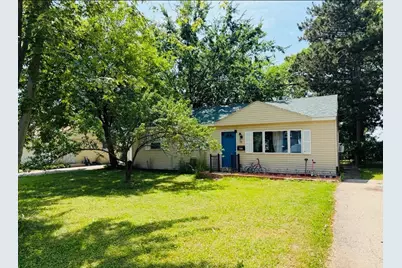 205 Caddy Avenue, Carpentersville, IL 60110 - Photo 2