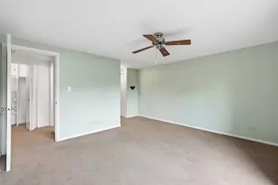 221 Cascade Dr, Indian Head Park, IL 60525 - Photo 14