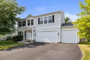 818 Willow St, Kirkland, IL 60146 - Photo 1