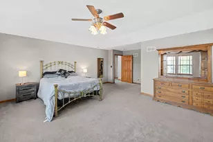 818 Willow St, Kirkland, IL 60146 - Photo 14