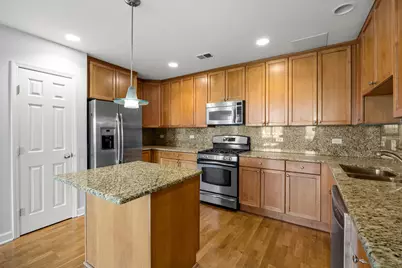 2618 W Diversey Avenue #402, Chicago, IL 60647 - Photo 8