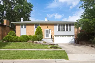 15120 Willow Ln, Oak Forest, IL 60452 - Photo 1