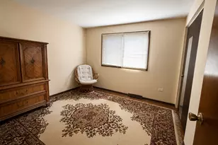 11250 S Green Bay Ave, Chicago, IL 60617 - Photo 6