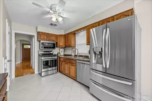 2921 W Birchwood Ave, Chicago, IL 60645 - Photo 14