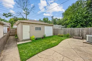 2921 W Birchwood Ave, Chicago, IL 60645 - Photo 32