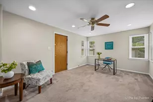 2921 W Birchwood Ave, Chicago, IL 60645 - Photo 12